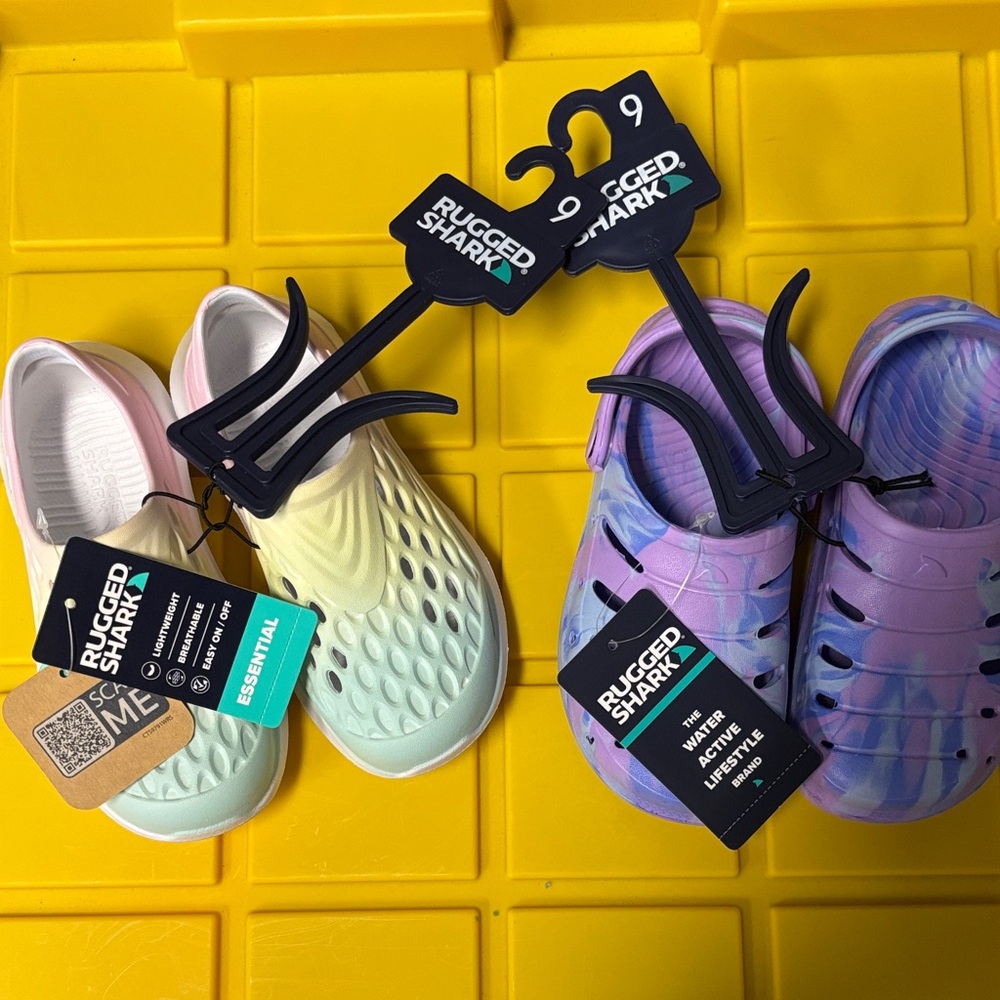 Kids' Water-Resistant Slip-On Clogs in Pastel Gradient size 9